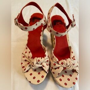 BC Footwear Wedge Sandals Sz 8.5